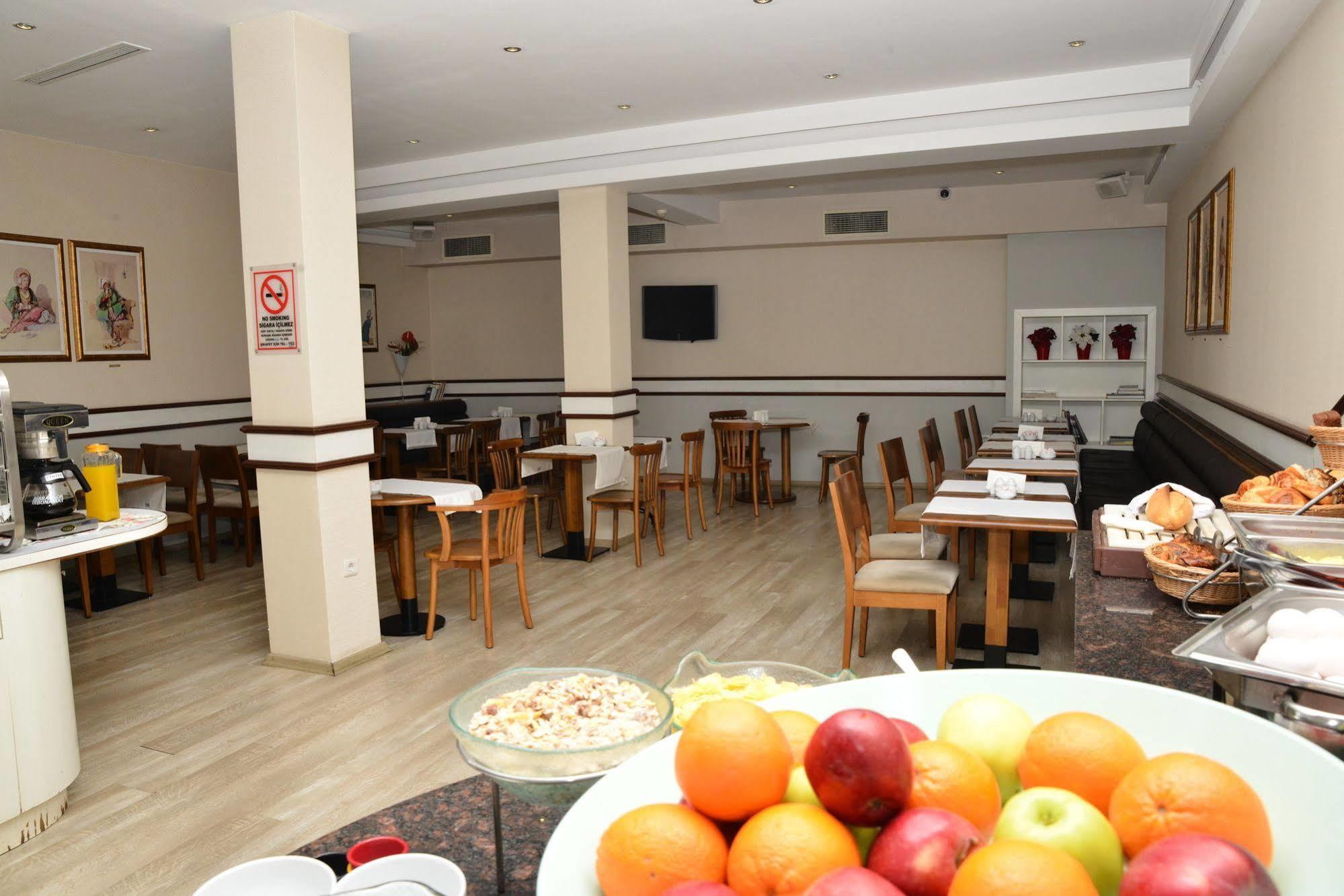 Ilkay Hotel Istanboel